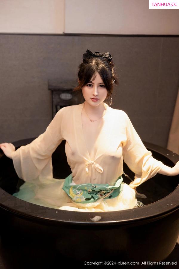 陈诗诗 诗诗 [XiuRen]高清写真图 2024.02.22 No.8128 诗诗kiki 性感美臀第29张图片